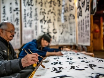 邯郸三人行书画院，弘扬书法艺术，书写人生精彩篇章