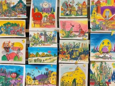 童趣盎然，一年级硬笔书画展，笔尖演绎艺术奇迹